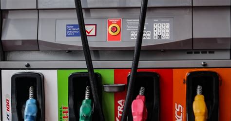 oil price rollback philippines|Big oil price rollback set for October 10 .